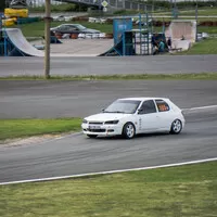 Trackday Vysoké Mýto 2017 vol. 2: Vedro, davy a boky