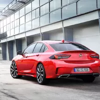 Opel Insignia přichází ve sportovně laděné verzi GSi