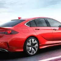 Opel Insignia přichází ve sportovně laděné verzi GSi