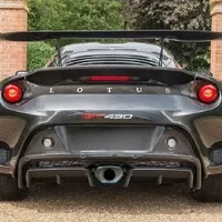 Lotus představil nejvýkonnější a nejlehčí Evoru GT430