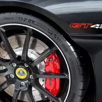 Lotus představil nejvýkonnější a nejlehčí Evoru GT430