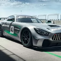 Mercedes-AMG GT4: I ty se staň závodníkem!