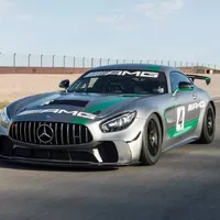 Mercedes-AMG GT4: I ty se staň závodníkem!