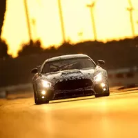 Mercedes-AMG GT4: I ty se staň závodníkem!