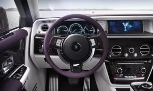 Rolls-Royce Phantom VIII přichází s hlučnými hodinami a galerií v palubní desce