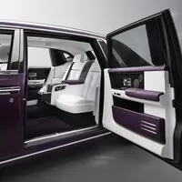 Rolls-Royce Phantom VIII přichází s hlučnými hodinami a galerií v palubní desce