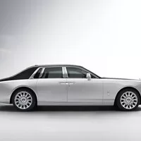 Rolls-Royce Phantom VIII přichází s hlučnými hodinami a galerií v palubní desce