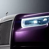 Rolls-Royce Phantom VIII přichází s hlučnými hodinami a galerií v palubní desce