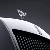 Rolls-Royce Phantom VIII přichází s hlučnými hodinami a galerií v palubní desce