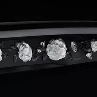 Rolls-Royce Phantom VIII přichází s hlučnými hodinami a galerií v palubní desce