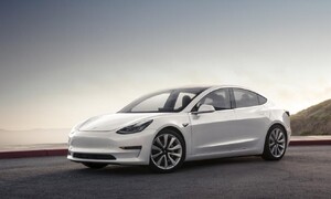Autíčkář futurista: Tesla Model 3 je tady a s ní i první zahraniční recenze