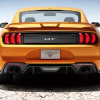Buďte dobrým a tichým sousedem s Fordem Mustang