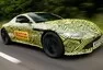 První snímky Aston Martin Vantage konečně venku