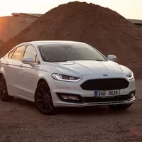 Ford Mondeo Vignale 2.0 TDCI: Američan na evropských silnicích