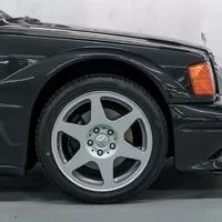 Štvou vás nová auta? Možná si brzy budeme moci kupovat nová-stará!
