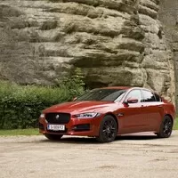 Jaguar XE 25t: Britské impérium vrací úder