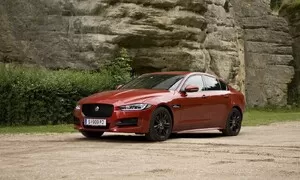 Recenze & testy: Jaguar XE 25t: Britské impérium vrací úder