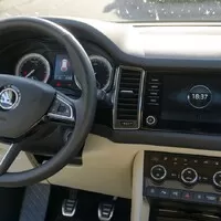 Škoda Kodiaq vs. Peugeot 5008: Rozum proti pocitům