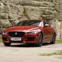 Jaguar XE 25t: Britské impérium vrací úder