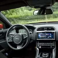 Jaguar XE 25t: Britské impérium vrací úder