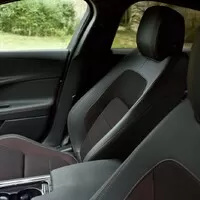 Jaguar XE 25t: Britské impérium vrací úder
