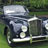 Jaguar nakupuje vlastní historii od šíleného zubaře