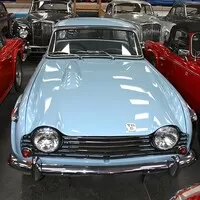 Jaguar nakupuje vlastní historii od šíleného zubaře