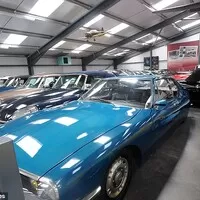 Jaguar nakupuje vlastní historii od šíleného zubaře