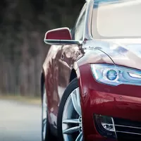 Tesla Model S: Jak se žije s elektrony?