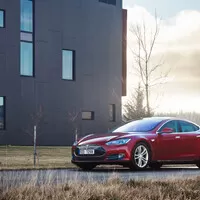 Tesla Model S: Jak se žije s elektrony?