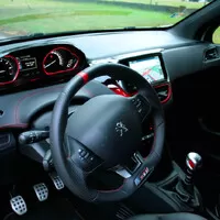 Peugeot 208 GTI: Návrat legendy?