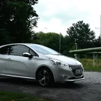 Peugeot 208 GTI: Návrat legendy?