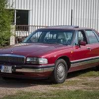 Buick Park Avenue vs. Lincoln Continental