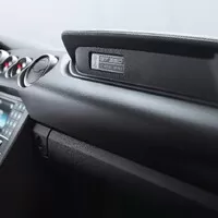Shelby GT350: Mustang, který se Porsche nebojí