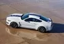 Shelby GT350: Mustang, který se Porsche nebojí