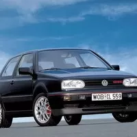 TOP10: Cool auta a uncool nástupci