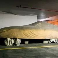 Disco Ferrari: Poklad z podzemní garáže