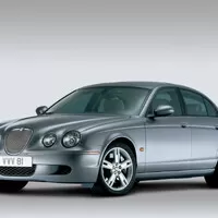 Top10: Luxusní sedany chudého motoristy