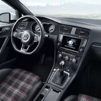 2015 - Zlatý věk sportovních automobilů?