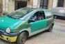 A tohle je Renda, je to povoz pro mojí milou, vypadá hrozně, ale pod tou hrůzou je to kompletně vyvařený a zdravý auto. 