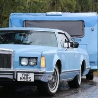 Grand Tour čeká další sezóna. Trio moderátorů brázdí Skotsko s karavany.