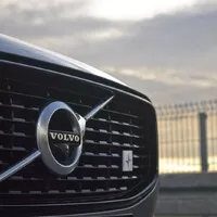 Volvo XC60 T8 Twin Engine Polestar Engineered: Jak se pejsek s kočičkou naučili péct dort