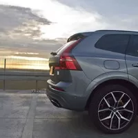 Volvo XC60 T8 Twin Engine Polestar Engineered: Jak se pejsek s kočičkou naučili péct dort