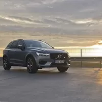 Volvo XC60 T8 Twin Engine Polestar Engineered: Jak se pejsek s kočičkou naučili péct dort