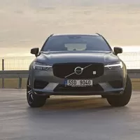 Volvo XC60 T8 Twin Engine Polestar Engineered: Jak se pejsek s kočičkou naučili péct dort