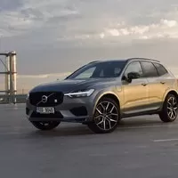 Volvo XC60 T8 Twin Engine Polestar Engineered: Jak se pejsek s kočičkou naučili péct dort