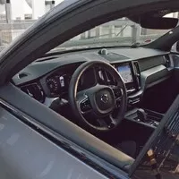 Volvo XC60 T8 Twin Engine Polestar Engineered: Jak se pejsek s kočičkou naučili péct dort