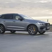 Volvo XC60 T8 Twin Engine Polestar Engineered: Jak se pejsek s kočičkou naučili péct dort