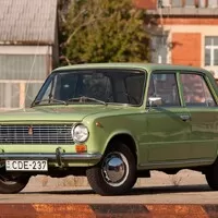 Pět automobilových dvojčat