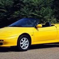 Pět automobilových dvojčat